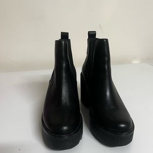 Steve Madden Platform leather boots size 6.5